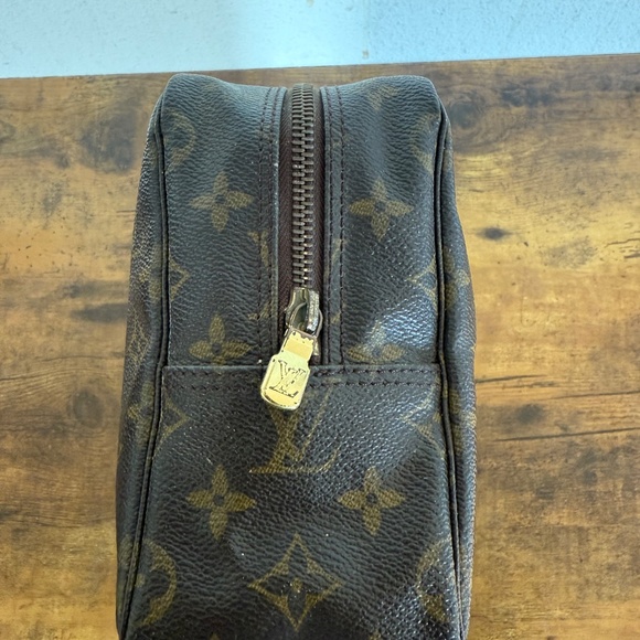 Louis Vuitton Monogram Trousse Toiletry Pouch 28 - Picture 5 of 10